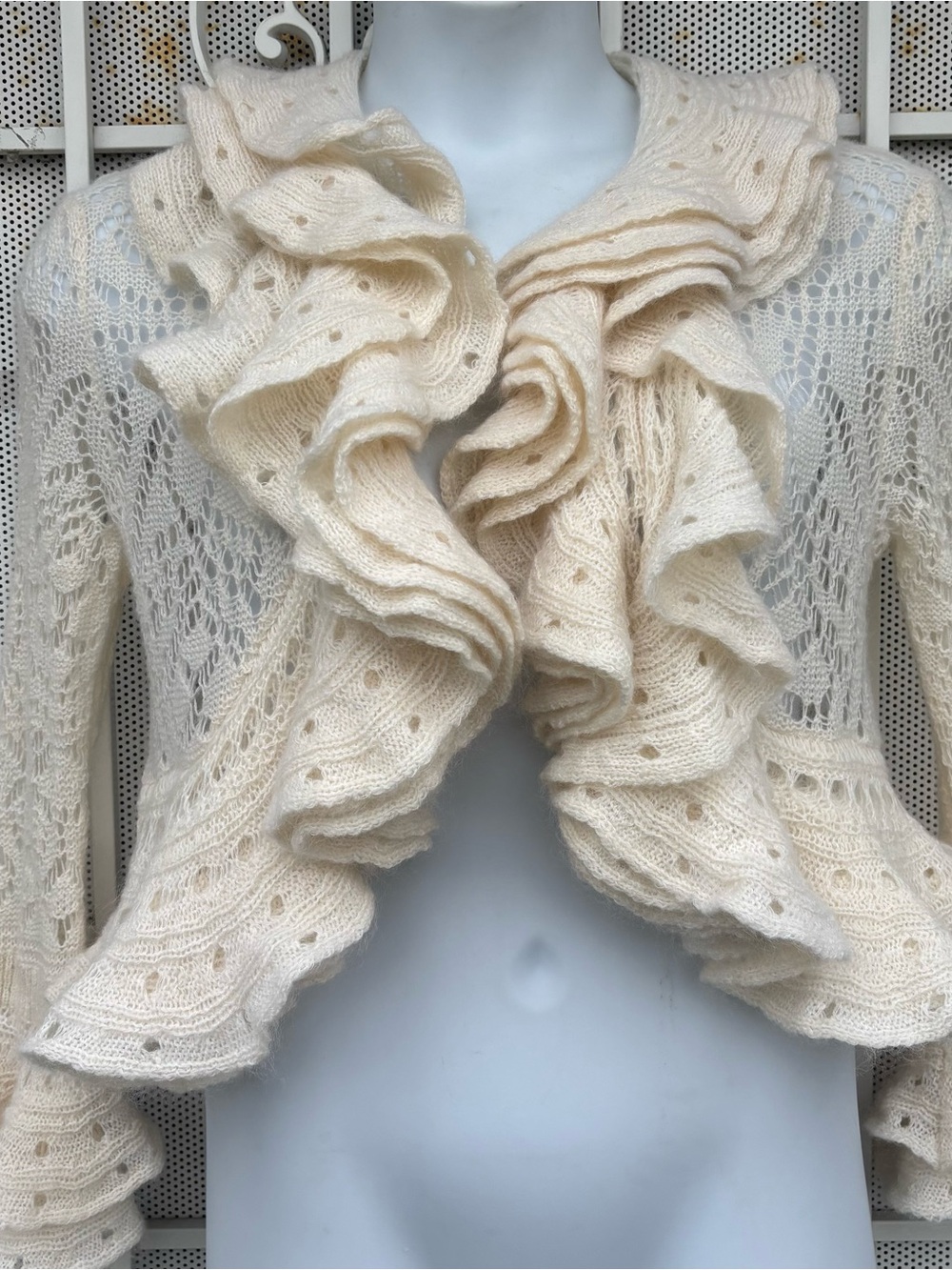 Ralph Lauren women’s M wool/cashmere/mohair knit sweater/shrug ruffle cream